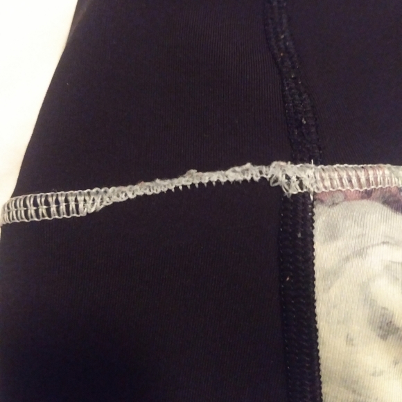 Lululemon leggings - Picture 8 of 8